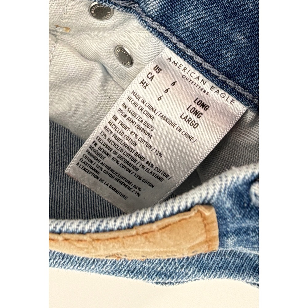 American Eagle Strigid Rhinestone Straight Leg Jeans Light Wash Women 6 Long - Picture 7 of 7